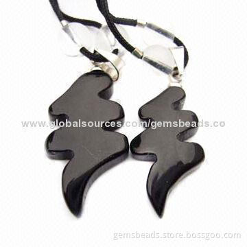 Gemstone pendant necklace